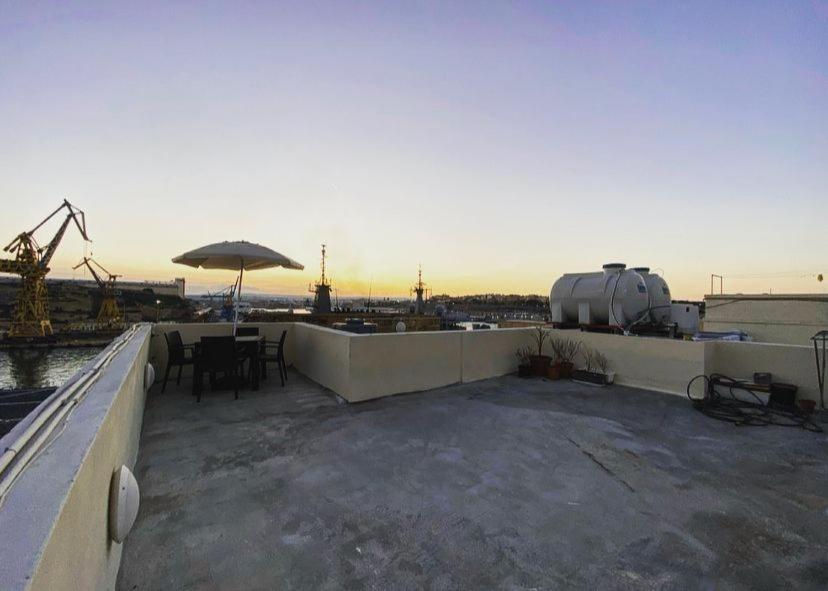 Malta Suites Senglea Exterior foto
